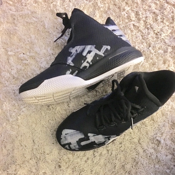 adidas schuhe große jungs auf hohem poshmark turnschuhe. adidas schuhe große jungs auf hohem poshmark turnschuhe.